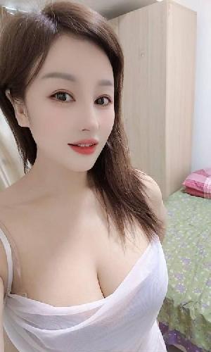 服务型大胸少妇