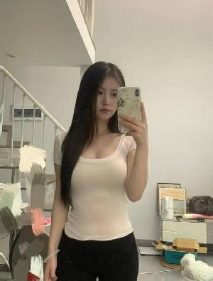 性感甜妹小麦
