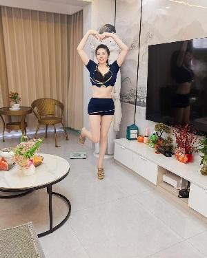 性感闷骚御姐