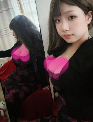 波霸大胸水蜜桃妹儿