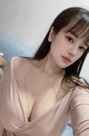 风骚巨乳小姐姐