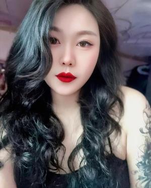巨乳红唇性感贝贝