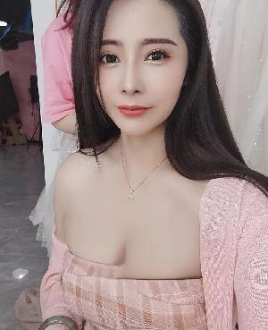 小穴粉嫩水超多干起来不让停的小姐姐