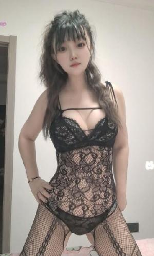 临平大波翘臀骚货