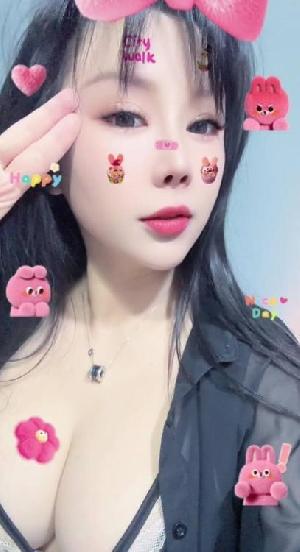 龙华大胸小白