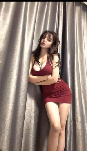 异域巨乳花姑娘