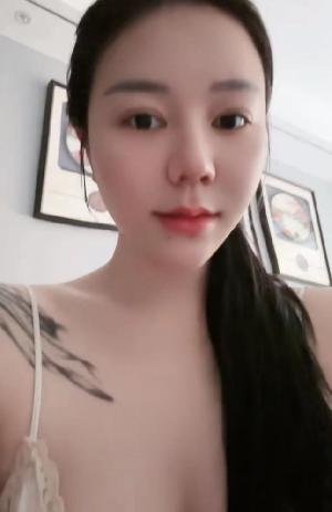 白虎老板娘