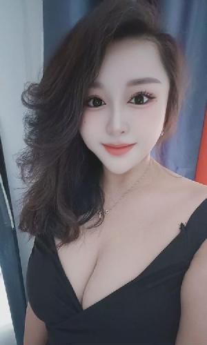 风情万种老板娘栖霞