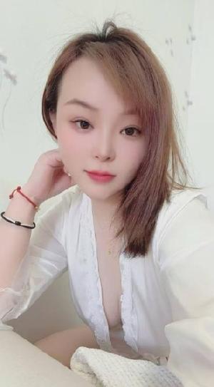 欢乐谷大胸姐姐