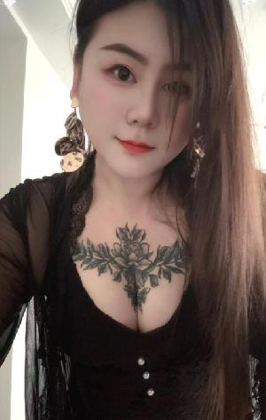 大波翘臀三通熟女