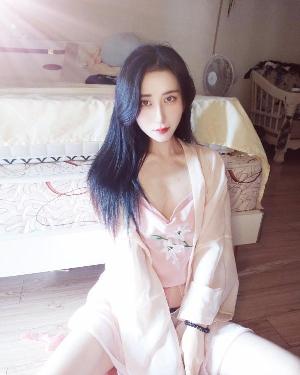 二刷湖塘小姐姐