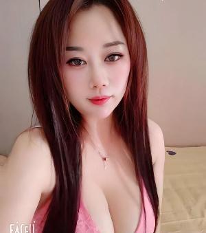 圆润的大波妹