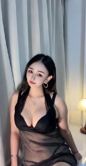 上城大胸小七