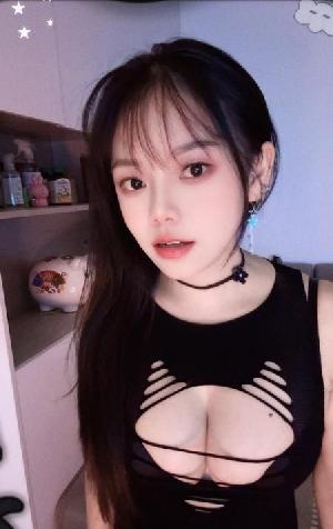 武昌大胸幺妹