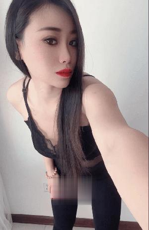 温柔爱笑的妹子