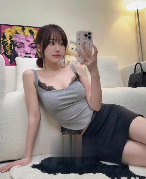 活泼粉嫩的娇羞大长腿