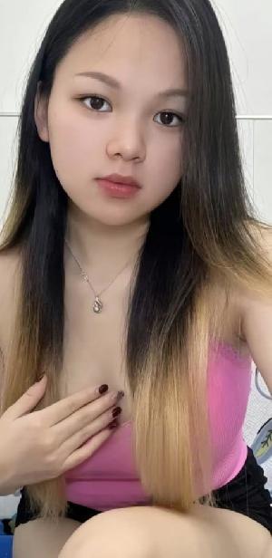 超骚的小嫩妹