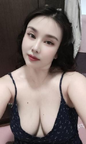 巨乳莉莉