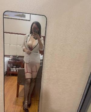 兼职性感丰满御姐