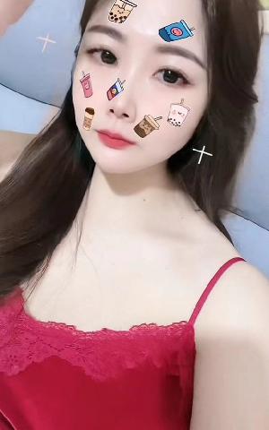 翘臀吊带肉感妹子