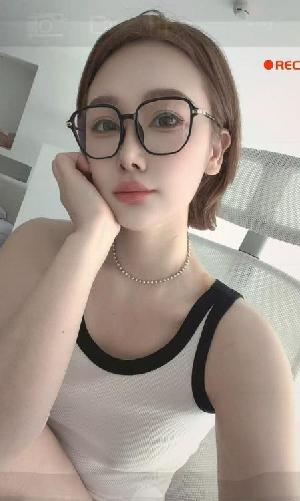长宁性感可爱短发妹子