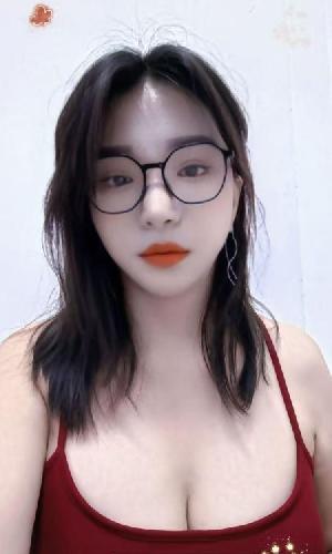 上城戴眼镜的骚妇