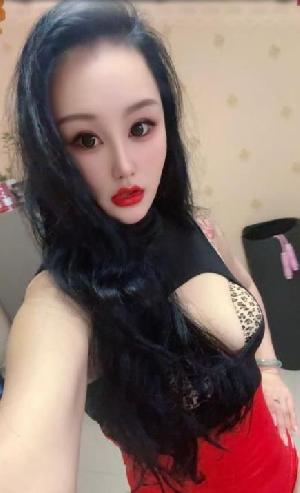 170烈焰红唇骚御姐