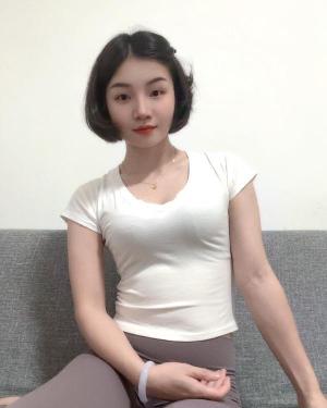 腰细屁股大兼职小姐姐