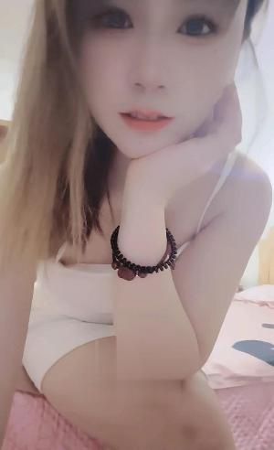 长相甜美玩的风骚的小少妇