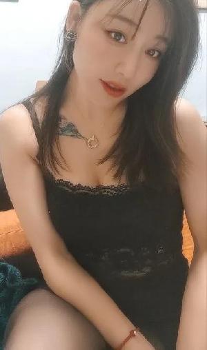 双流黑丝长腿性感嫩妹