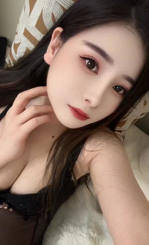 粉嫩美乳颜值妹子
