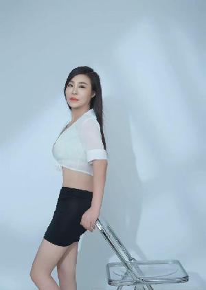 风韵制服熟女