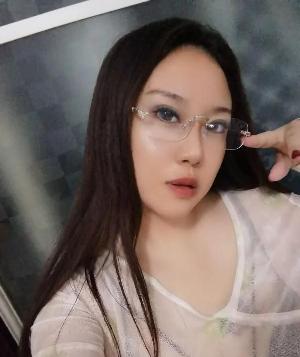 巨乳少妇莹莹