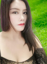 胸很大水多的少妇