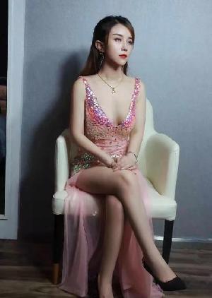 娇小型好服务姐姐