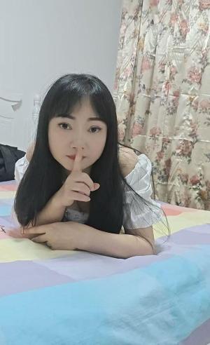 大胸白雪