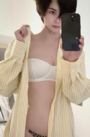滨江短发美臀KK