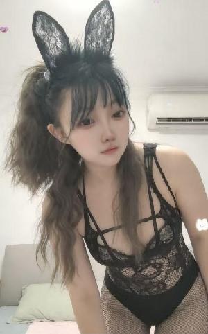 临平大胸小姐姐