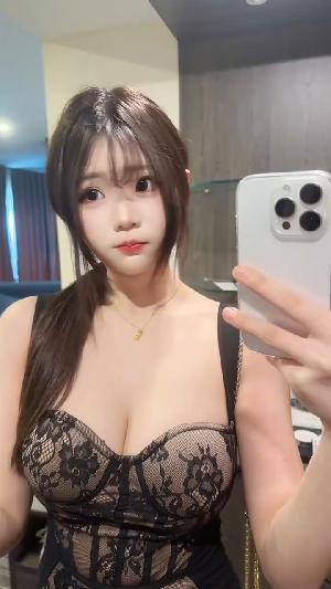 玩的开小骚妹榨汁小能手