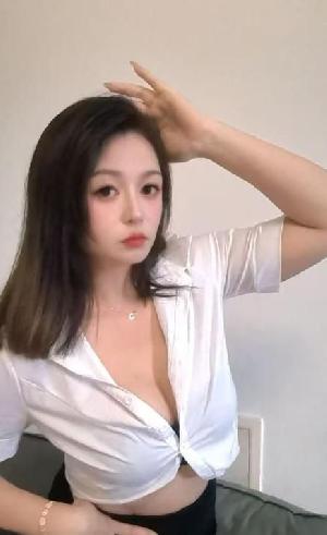 新区大长腿美女