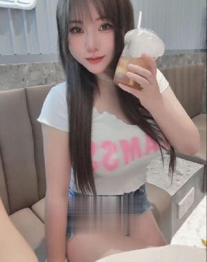 娇小可爱型身材偏瘦很听话