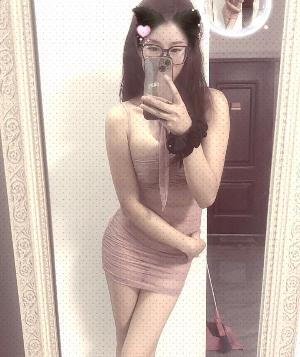 翘臀性感长腿骚女