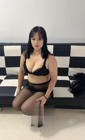 大奶妹会夹会喷