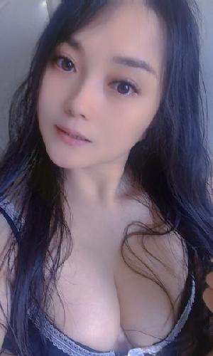 苗条服务系少妇