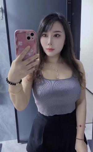 天宁骚气大奶小姐姐