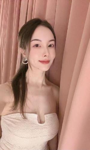 服务系朱莉老师