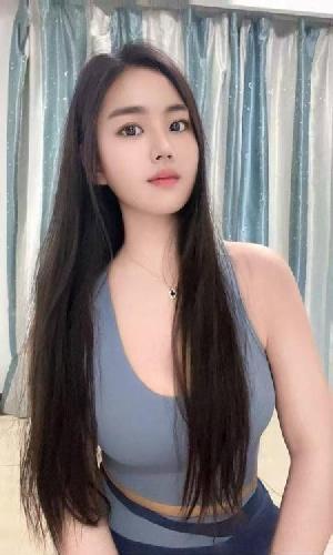 瑜伽系诗曼