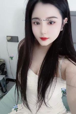 深喉潮喷小妖精
