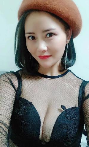 重庆身材火辣性感尤物