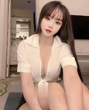 粉B饱满身材主动跪舔